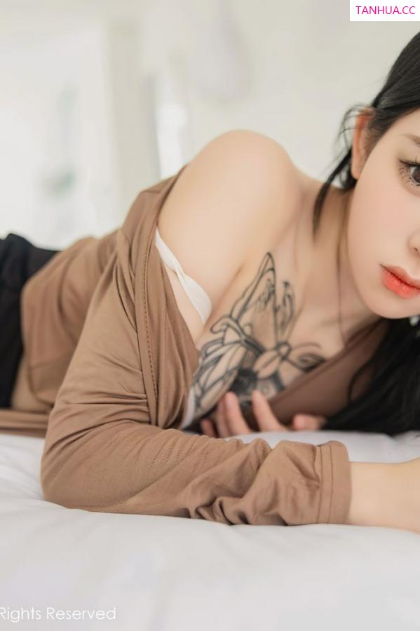 小奶瓶呜呜  [XiuRen]高清写真图 2022.09.14 No.5587 奶瓶第7张图片